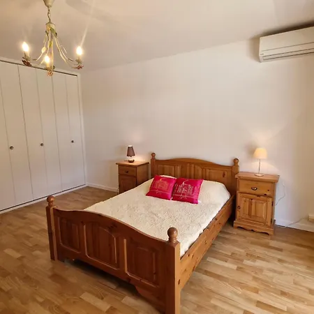 Apartment 2 Pieces Climatise, Piscine, Centre-ville, Parking Prive, Animal Accepte, - Fr-1-780-18 *